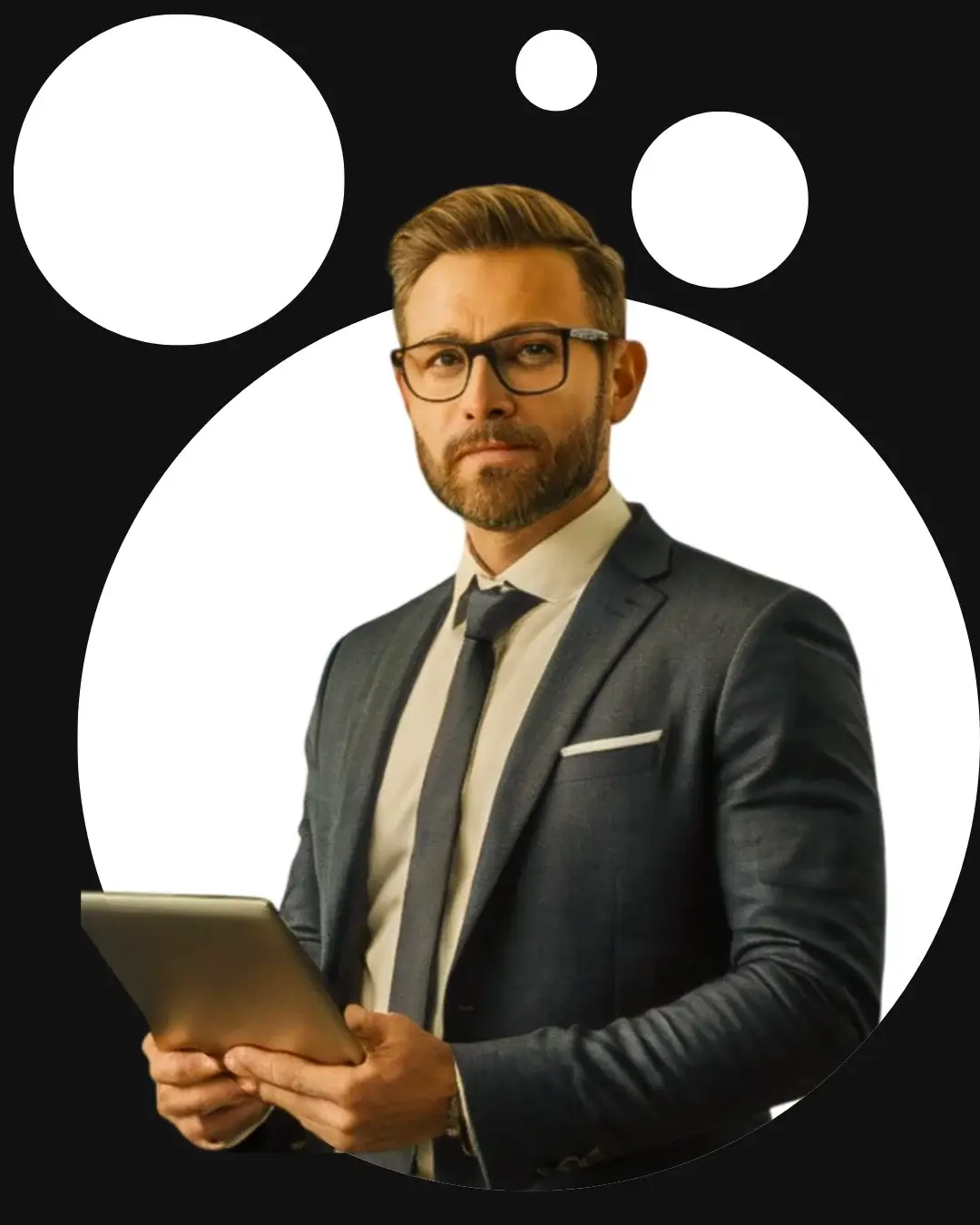 Professional digital marketing expert holding a tablet – Wander Trend, a leading digital marketing agency in India